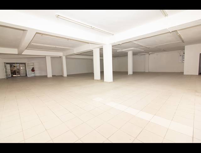 320M² BUSINESS CENTRE TO LET IN CROFTDENE